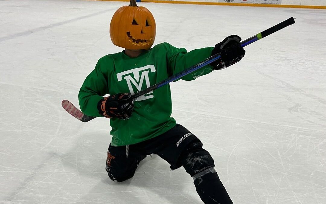 🏒 It’s almost game day, Diggers fans! Tomorrow, your Montana Tech Diggers hit the ice! 🎉 Get your game faces and costumes ready – let’s bring the energy and show our support! 👊🔥 See you there!